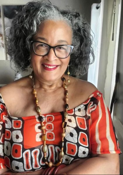 coupe de cheveux femme 60 ans avec lunettes (11)
