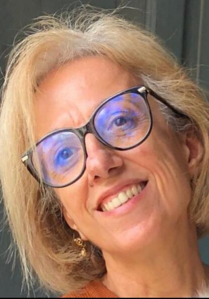 coupe de cheveux femme 60 ans avec lunettes (12)