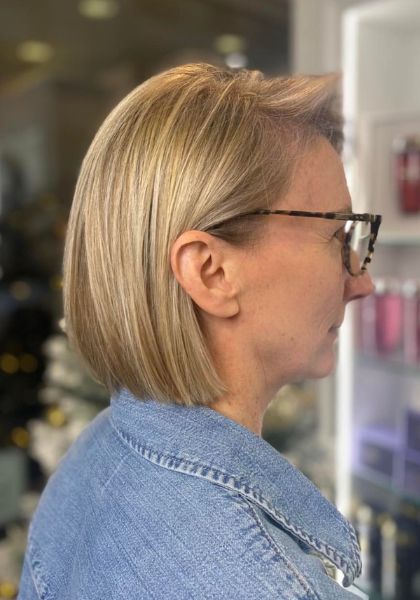 coupe de cheveux femme 60 ans avec lunettes (2)