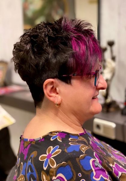 coupe de cheveux femme 60 ans avec lunettes (27)
