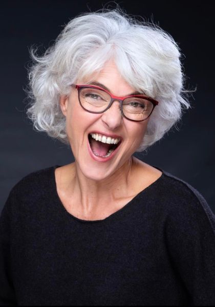 coupe de cheveux femme 60 ans avec lunettes (4)