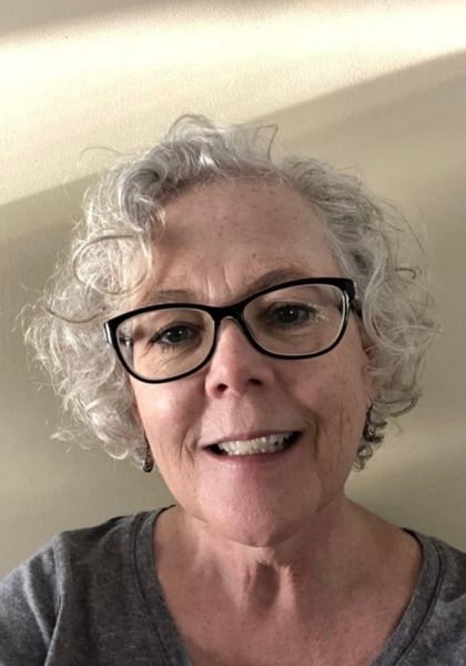 coupe de cheveux femme 60 ans avec lunettes (8)