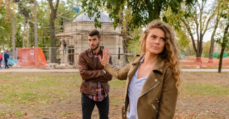 il est en couple mais me cherche