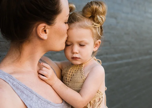 femme et garde d'enfant